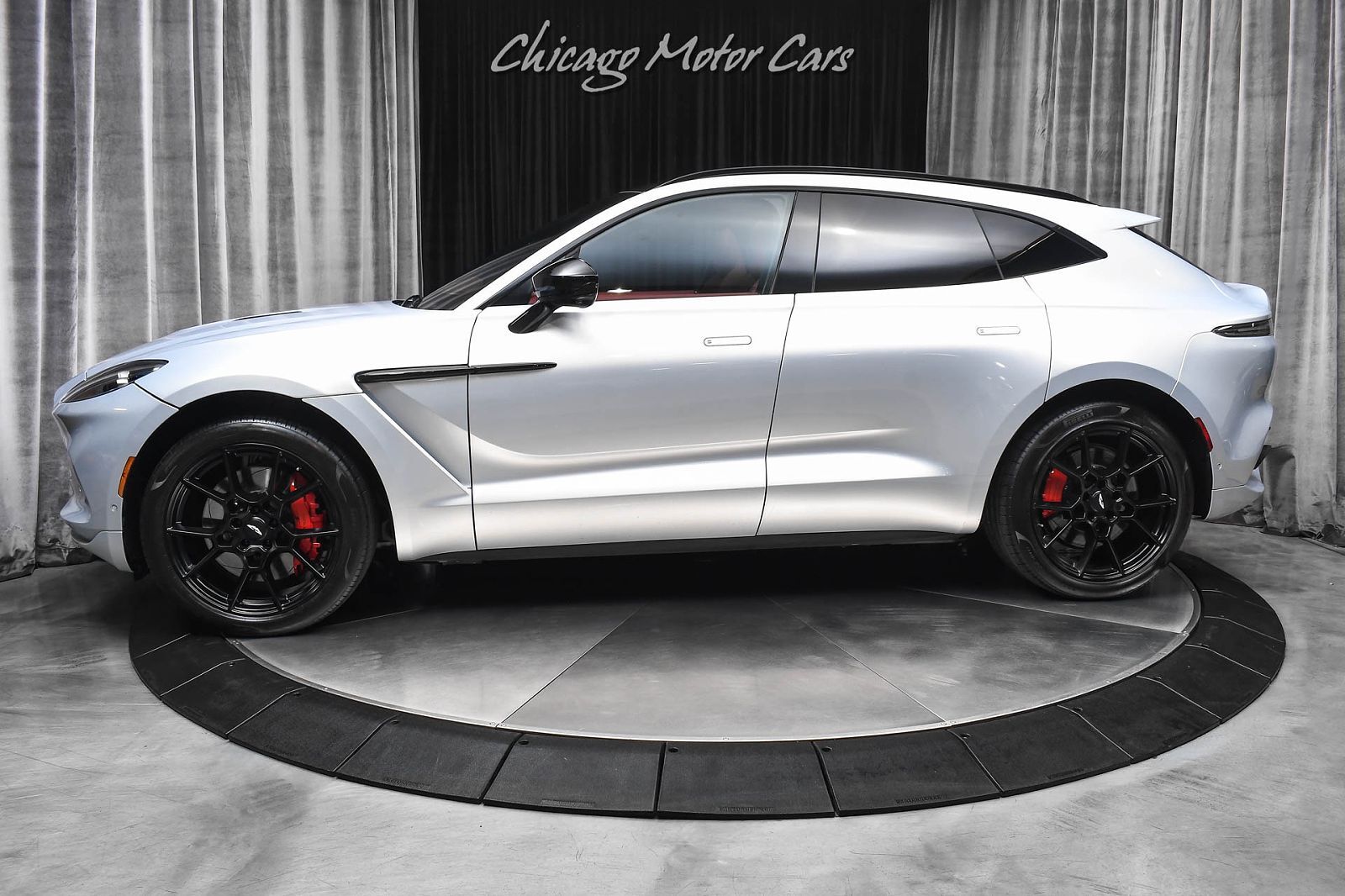2022 ASTON MARTIN DBX