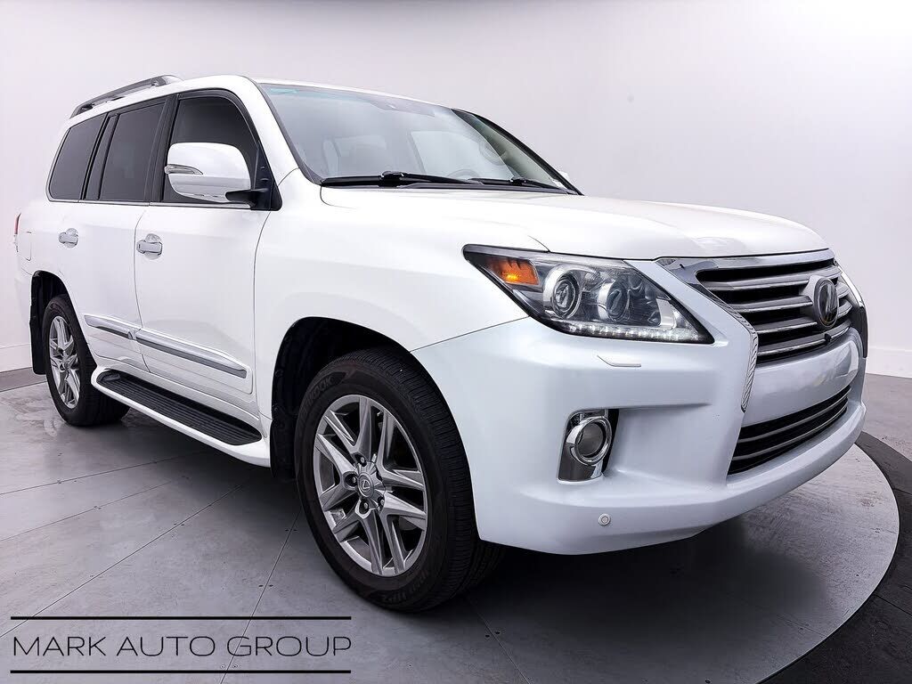 2013 LEXUS LX