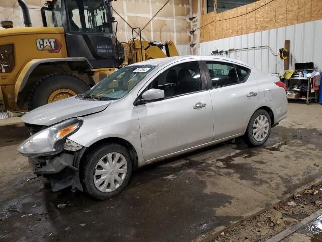 2017 NISSAN Versa