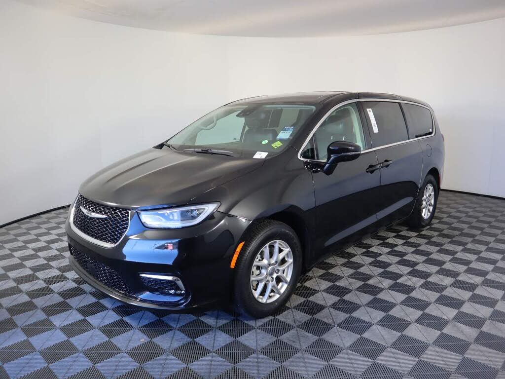 2024 CHRYSLER Pacifica