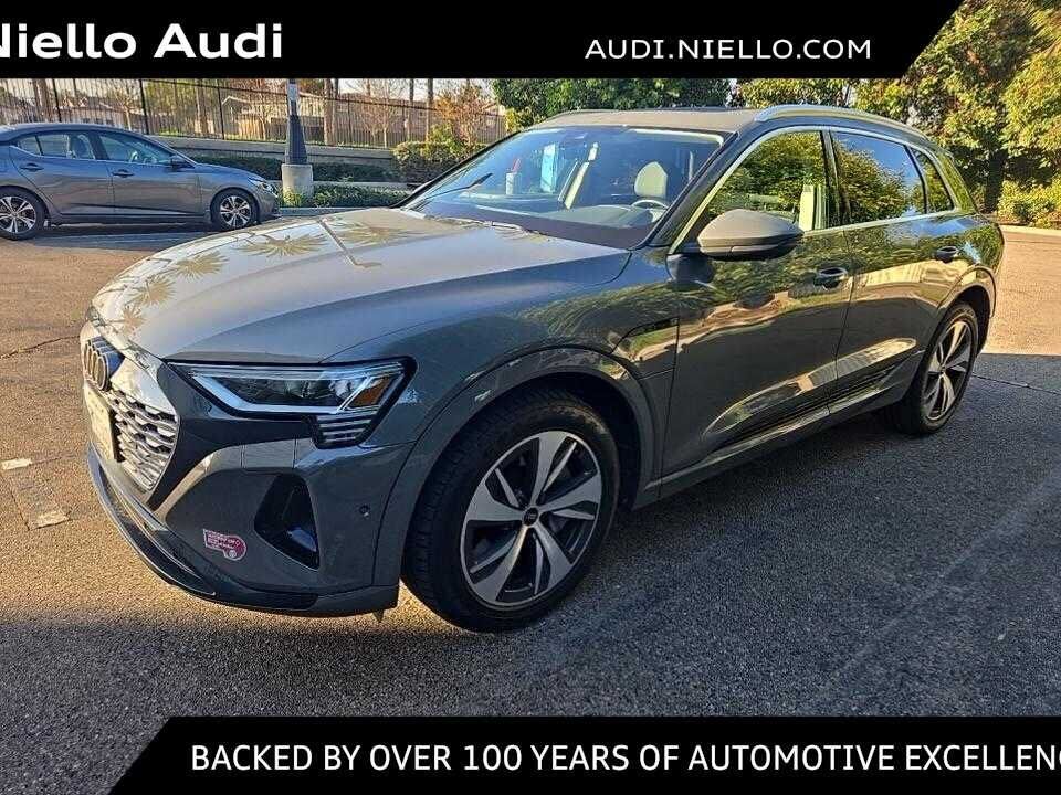 2024 AUDI Q8