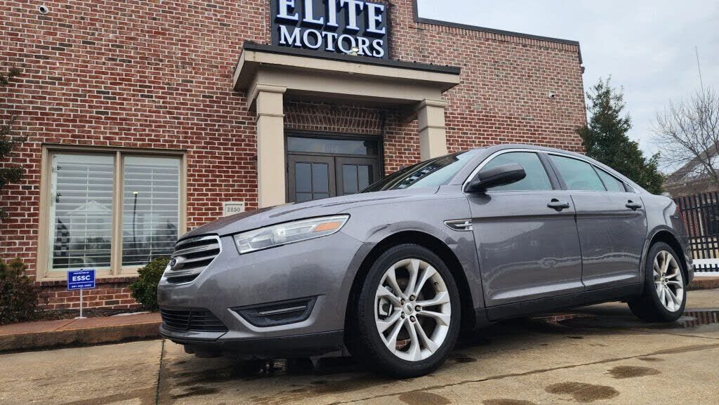 2013 FORD Taurus
