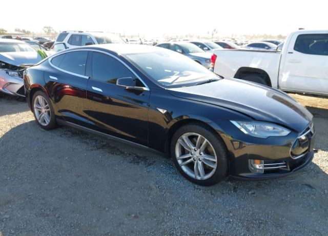 2015 TESLA Model S
