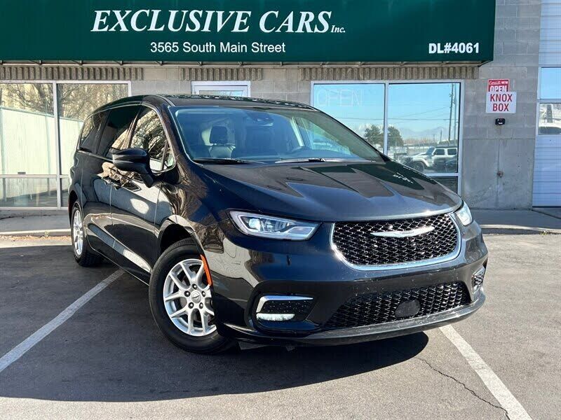 2023 CHRYSLER Pacifica