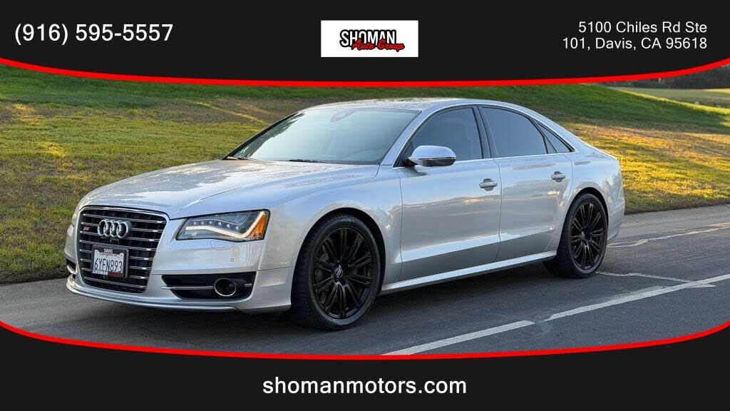 2013 AUDI S8