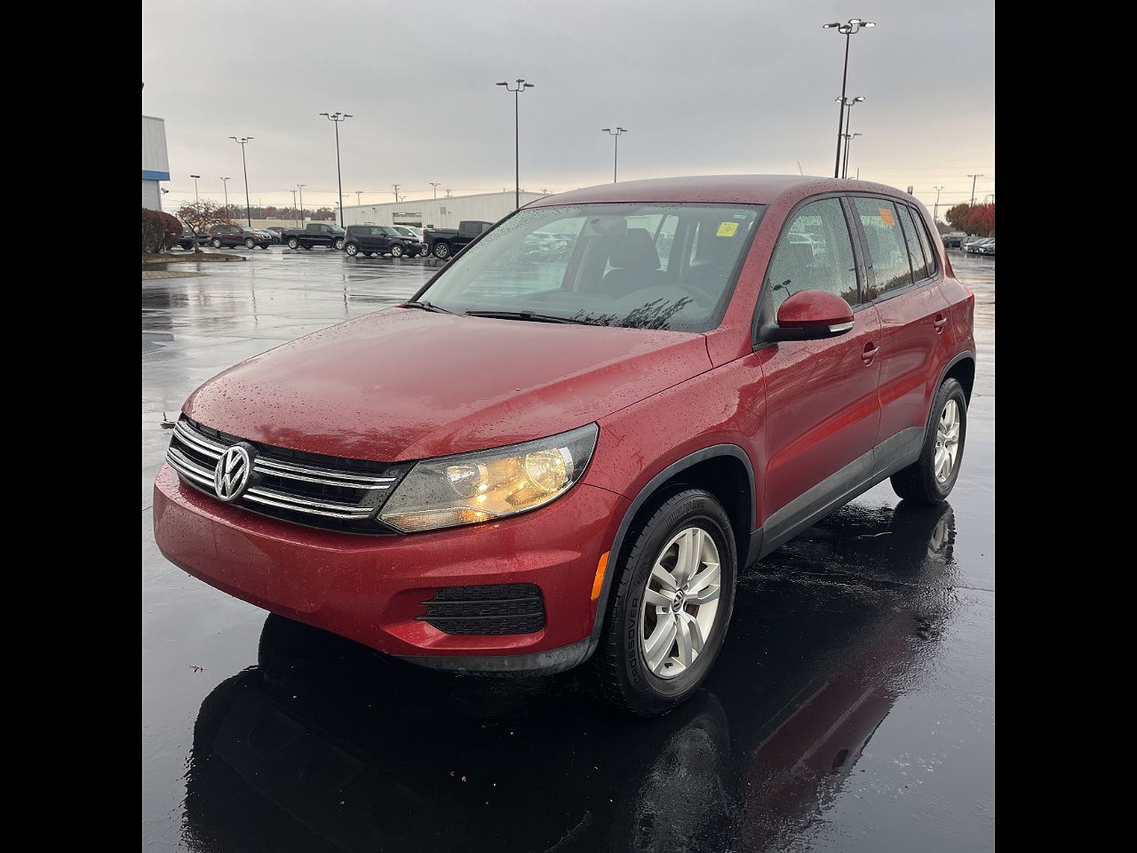 2012 VOLKSWAGEN Tiguan