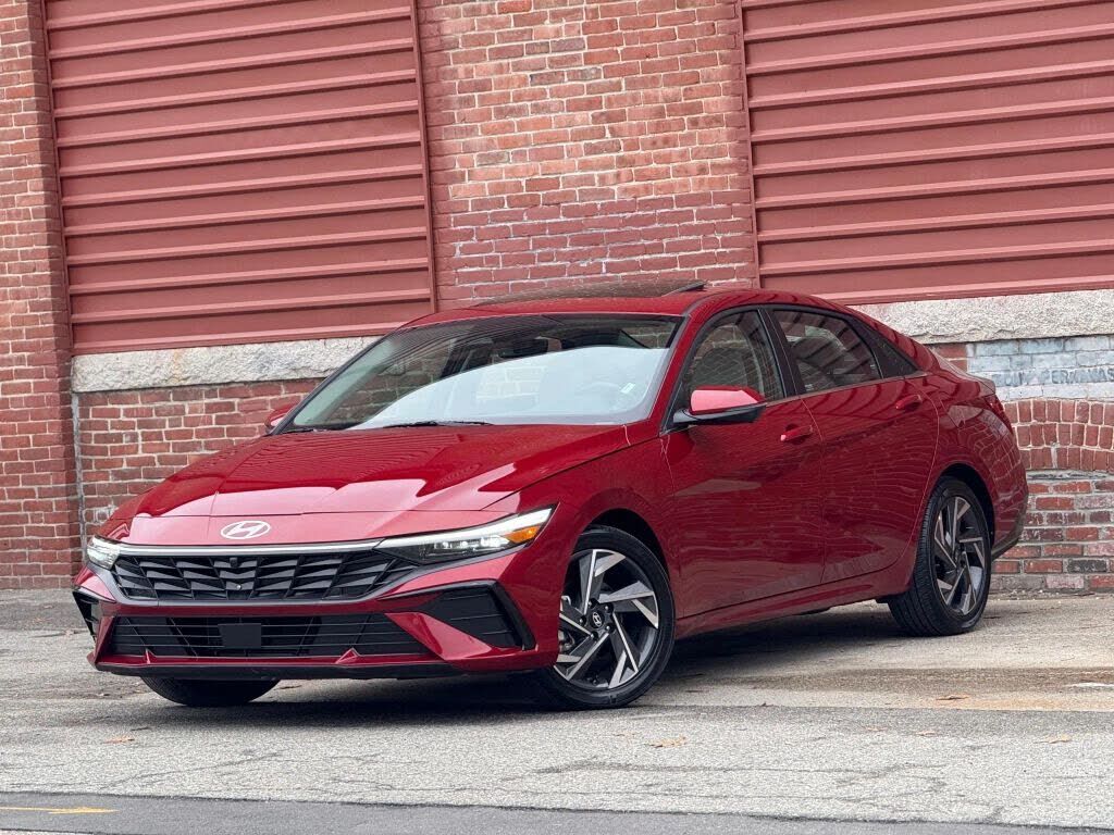 2024 HYUNDAI Elantra