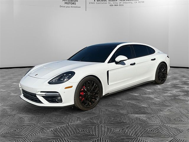 2018 PORSCHE Panamera