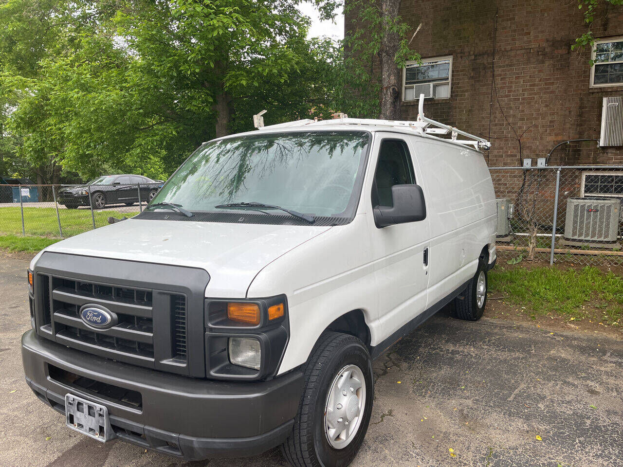 2009 FORD E-250
