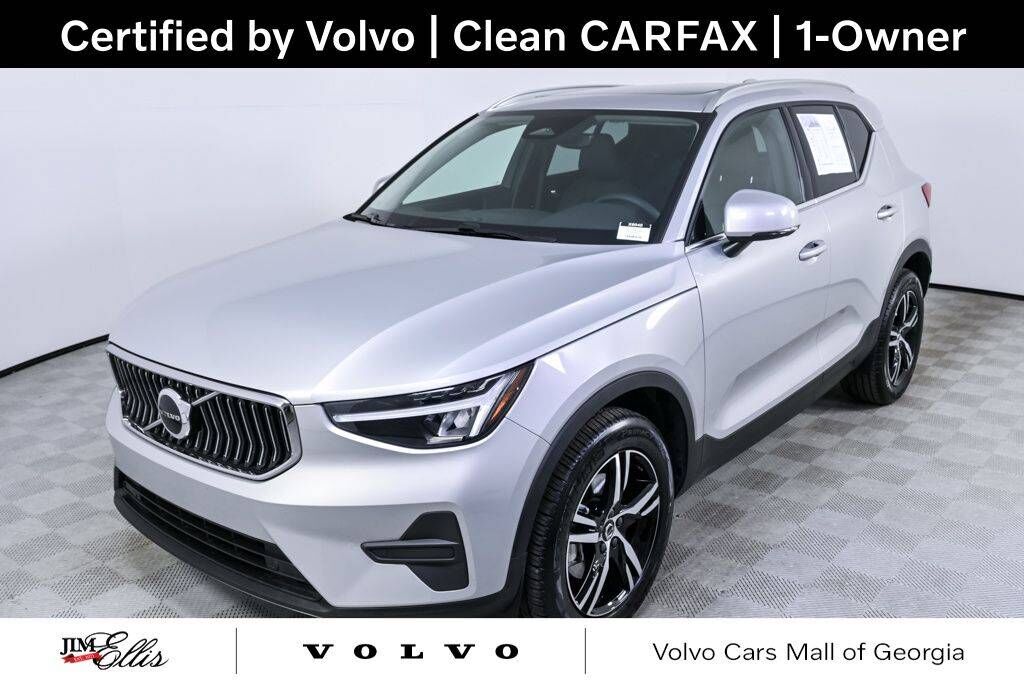 2025 VOLVO XC40