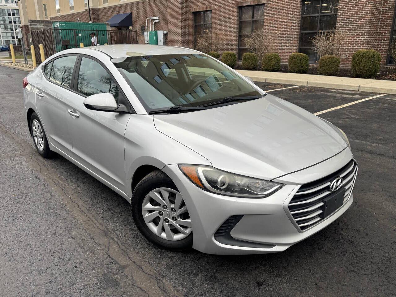 2017 HYUNDAI Elantra