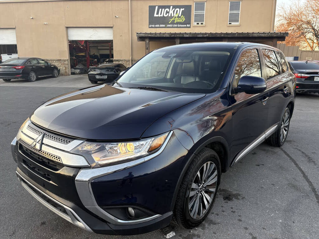 2020 MITSUBISHI Outlander