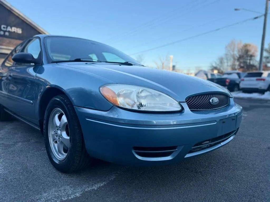 2005 FORD Taurus