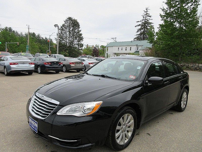 2011 CHRYSLER 200