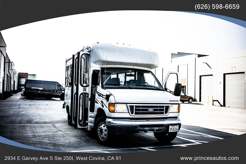 2004 FORD E-350
