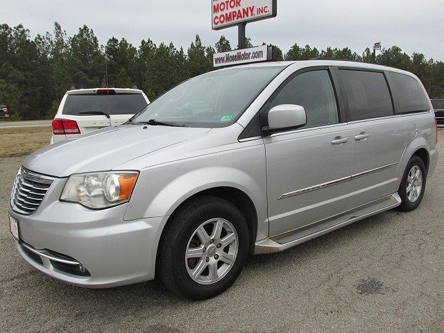 2012 CHRYSLER Town and Country