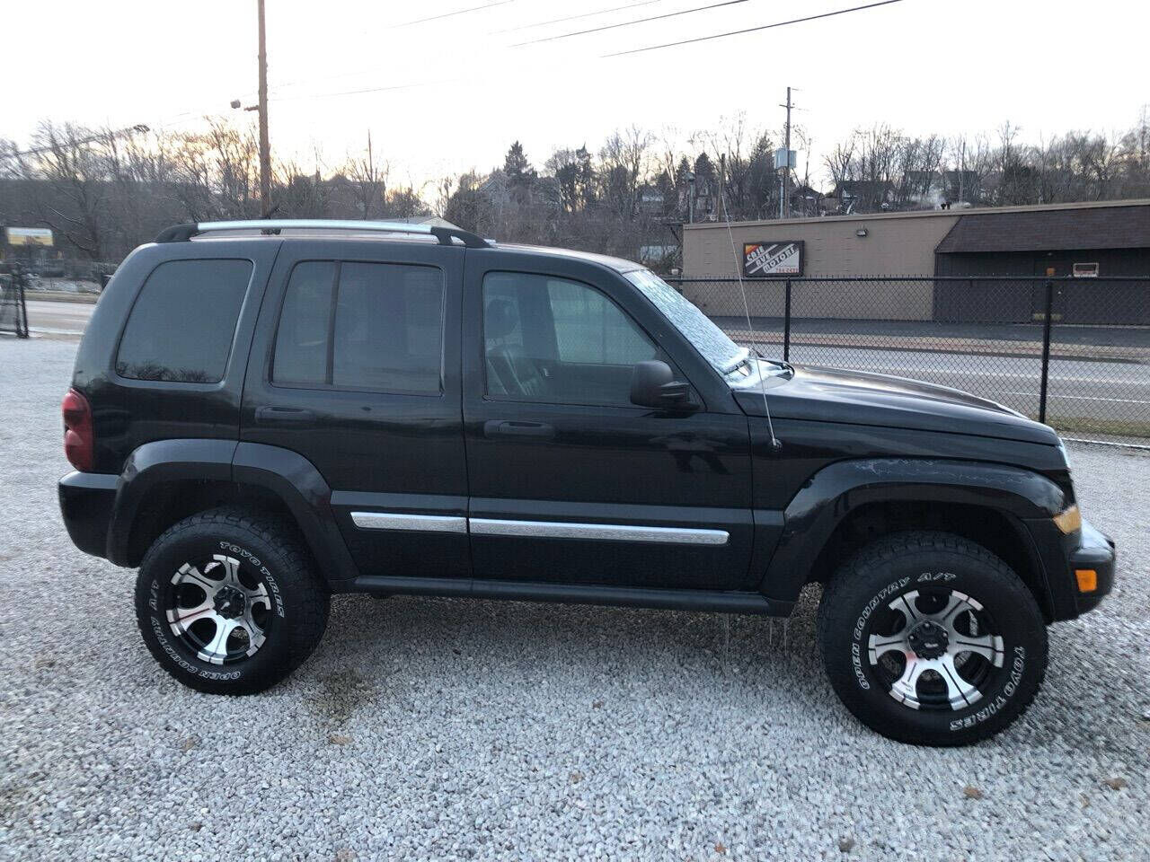 2005 JEEP Liberty