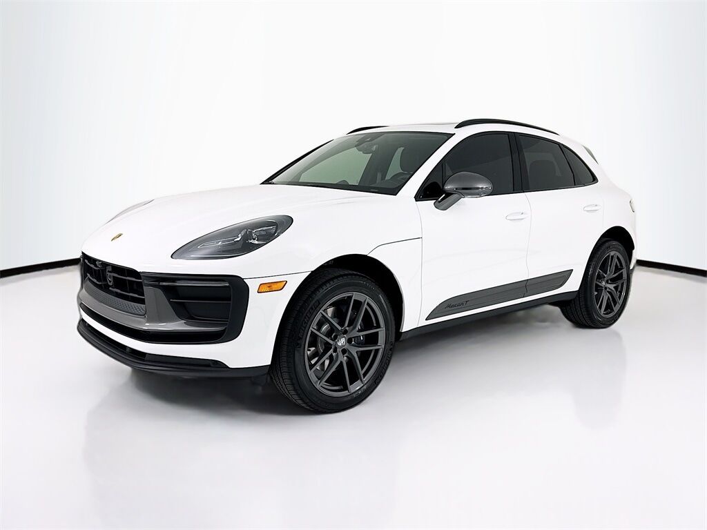 2026 PORSCHE Macan