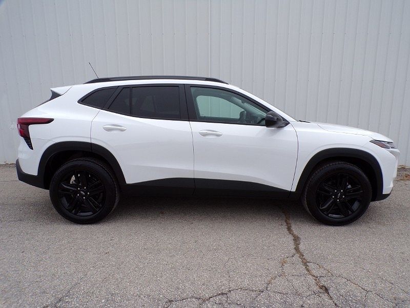 2026 CHEVROLET Trax