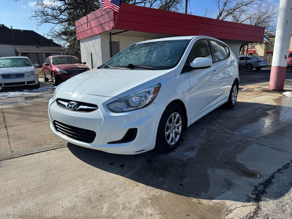 2012 HYUNDAI Accent