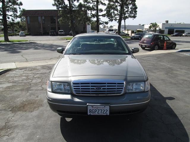 2001 FORD Crown Victoria