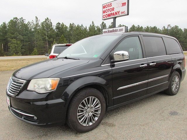 2014 CHRYSLER Town and Country
