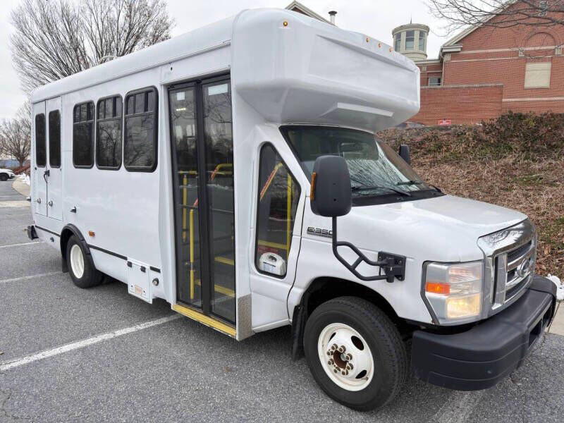 2018 FORD E-350