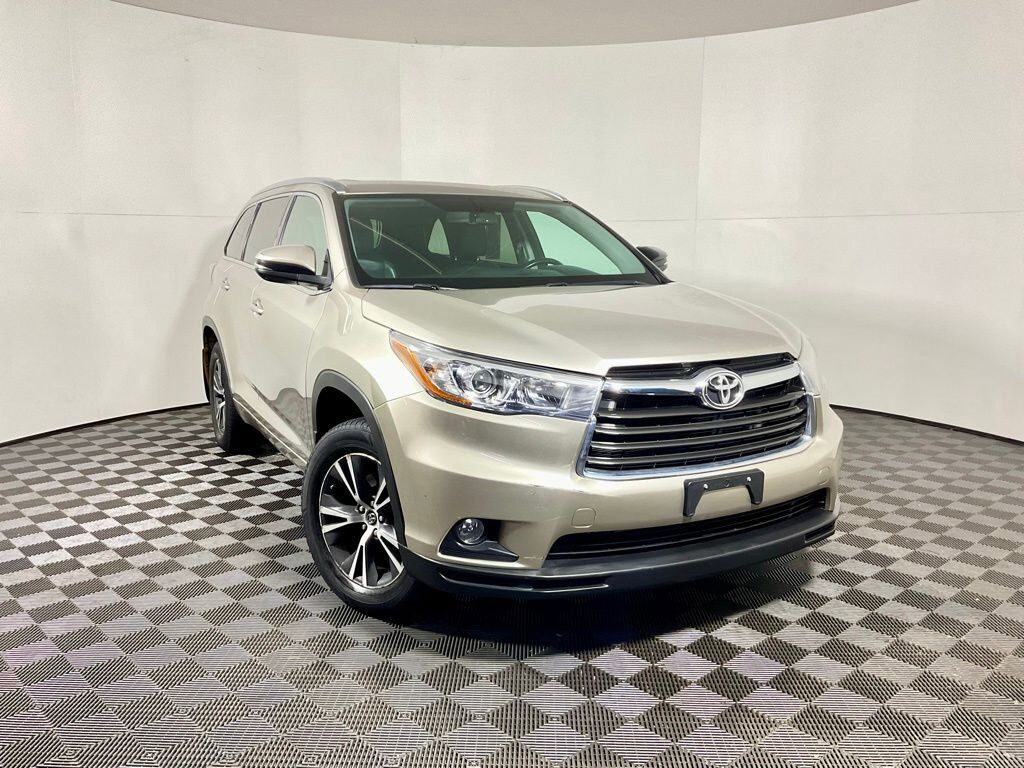2016 TOYOTA Highlander