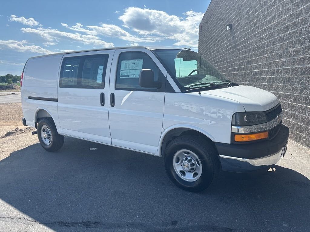 2025 CHEVROLET Express