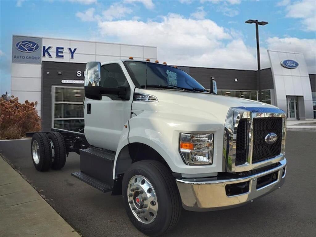 2024 FORD F-650