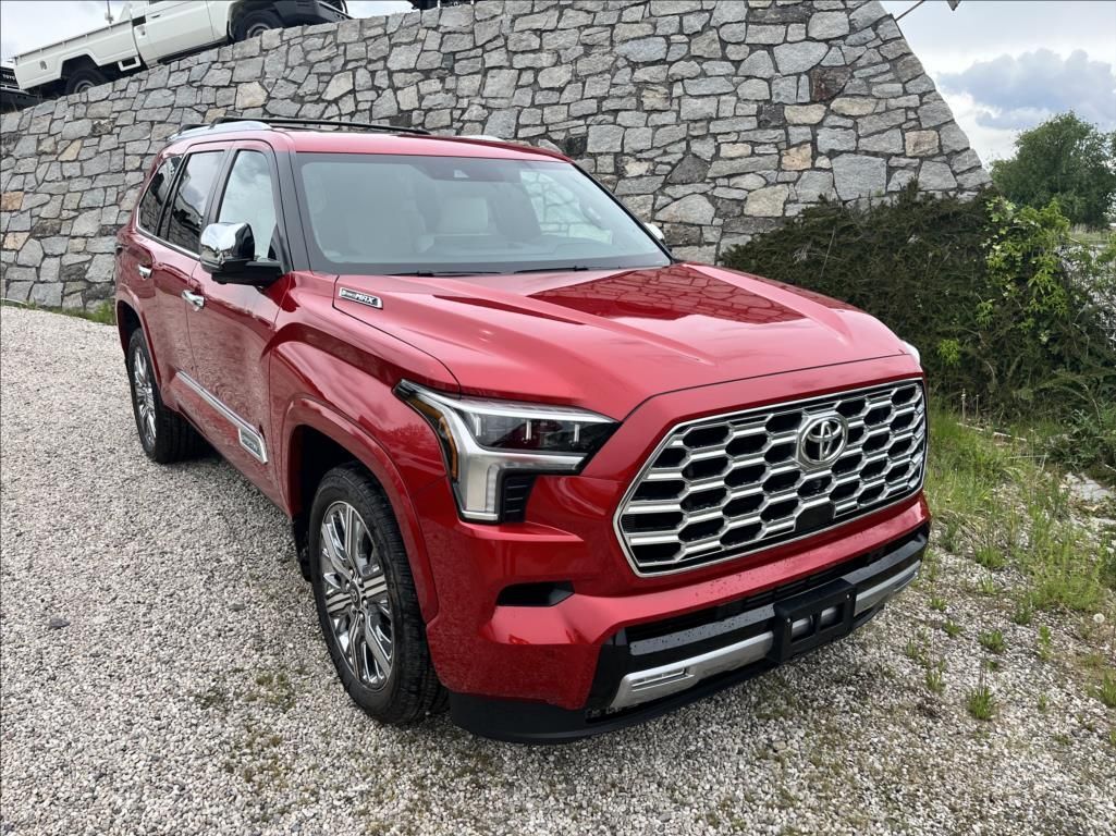 2025 TOYOTA Sequoia