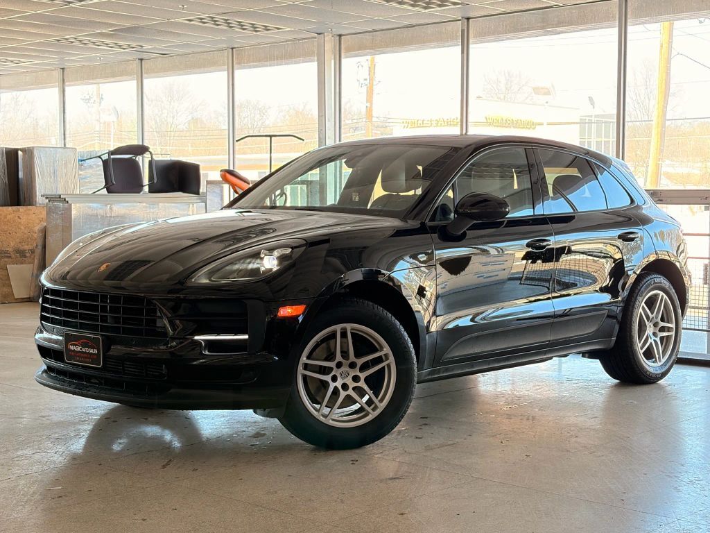 2020 PORSCHE Macan