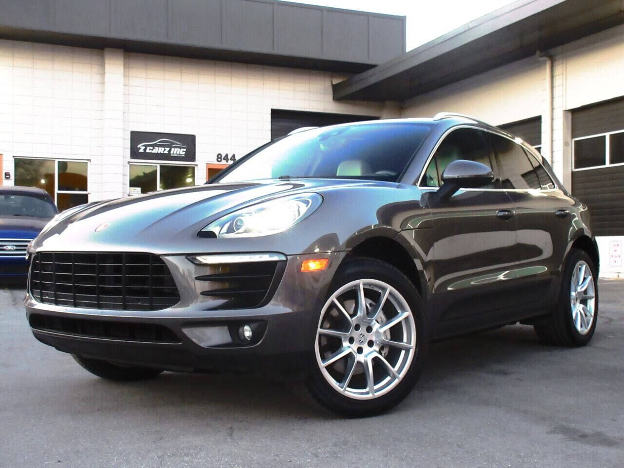 2016 PORSCHE Macan