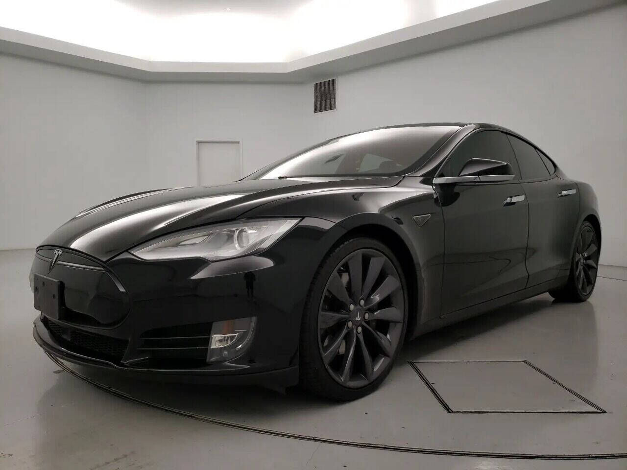 2015 TESLA Model S