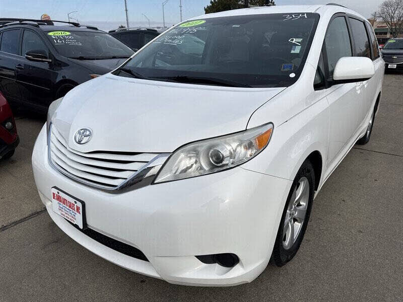 2017 TOYOTA Sienna