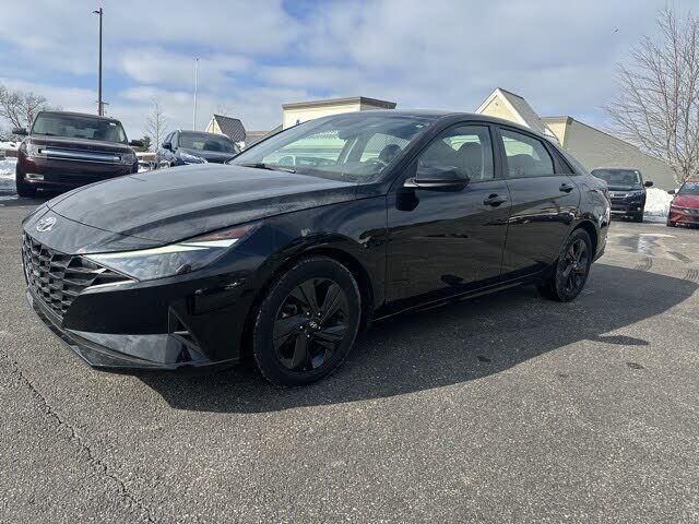 2021 HYUNDAI Elantra