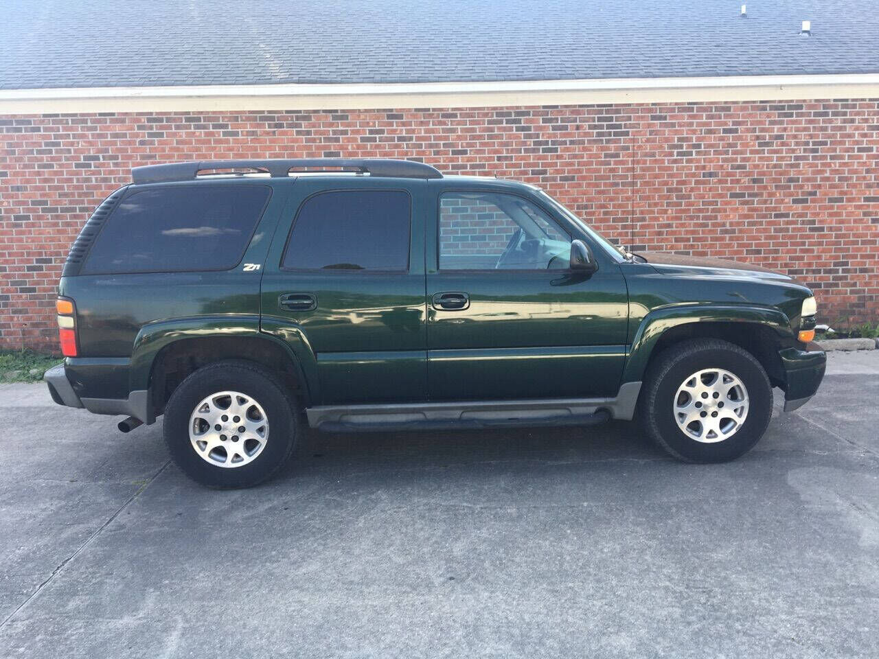2004 CHEVROLET Tahoe