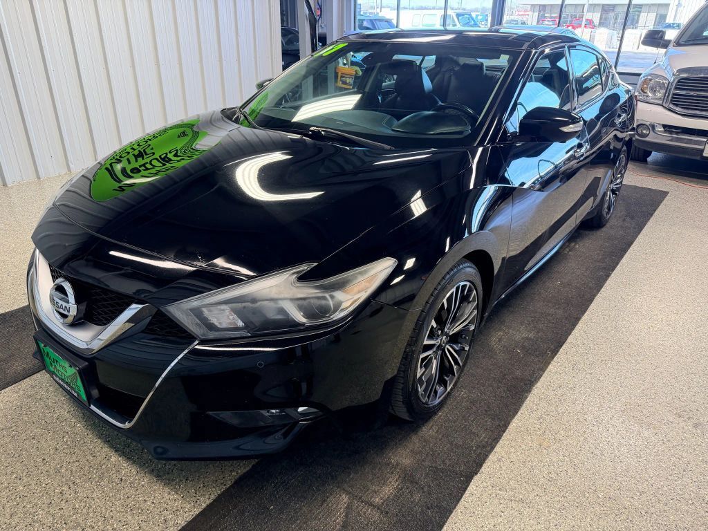 2017 NISSAN Maxima