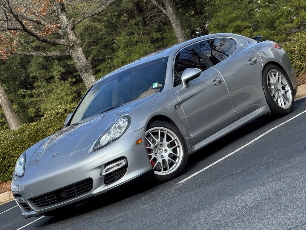 2011 PORSCHE Panamera