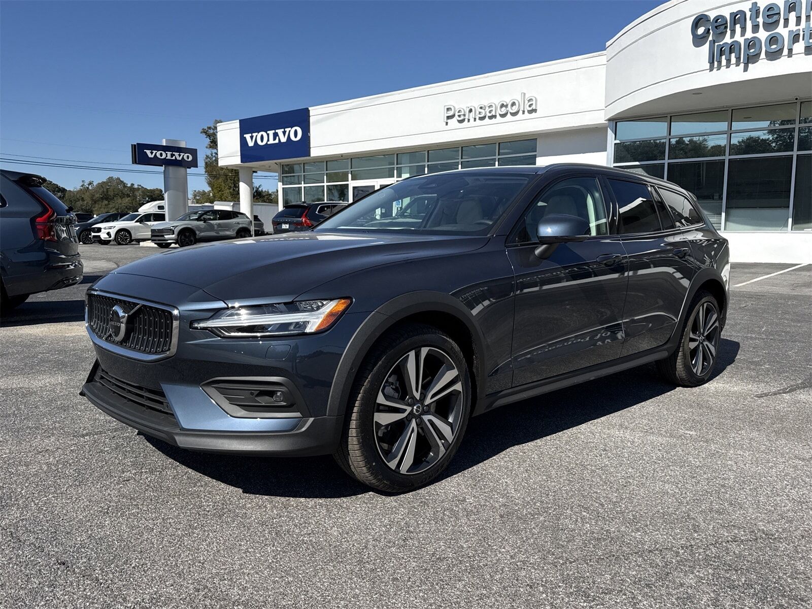 2026 VOLVO V60CC