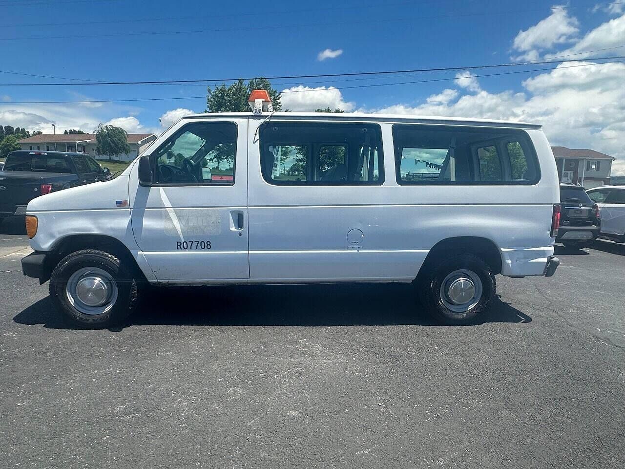 2005 FORD E-350