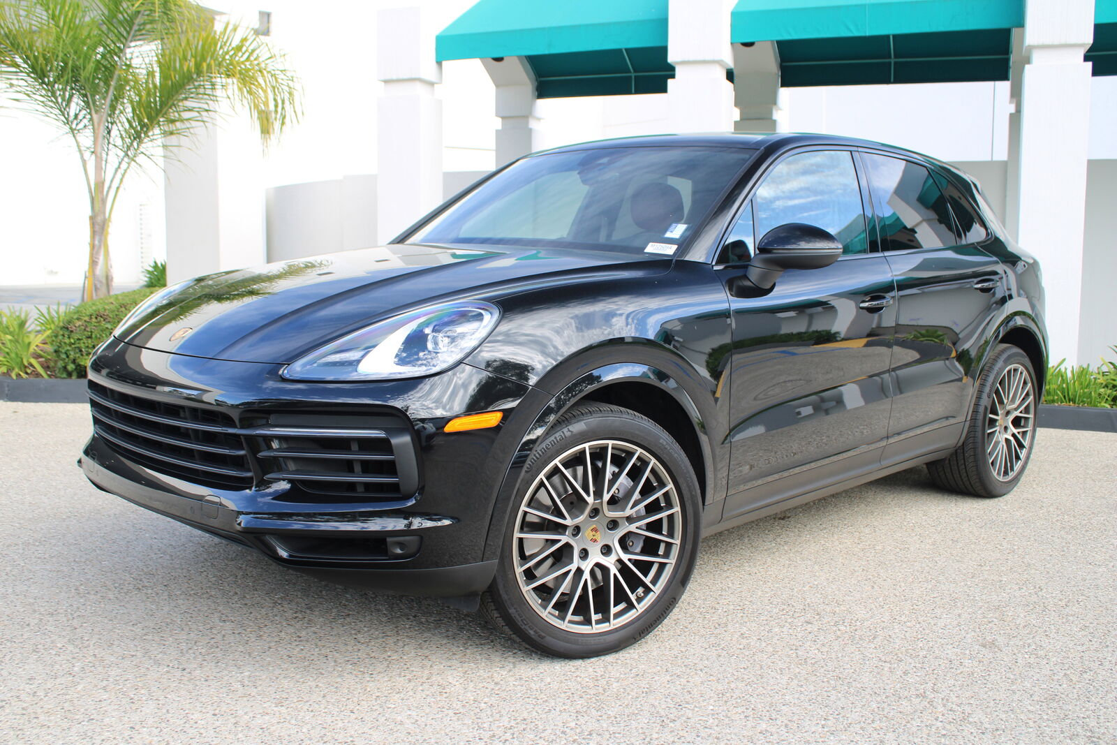 2023 PORSCHE Cayenne