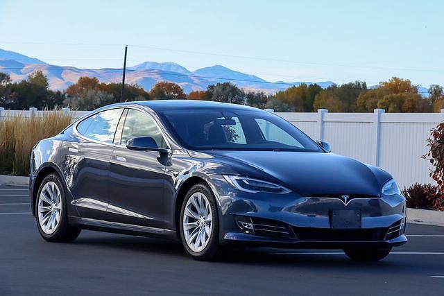 2018 TESLA Model S