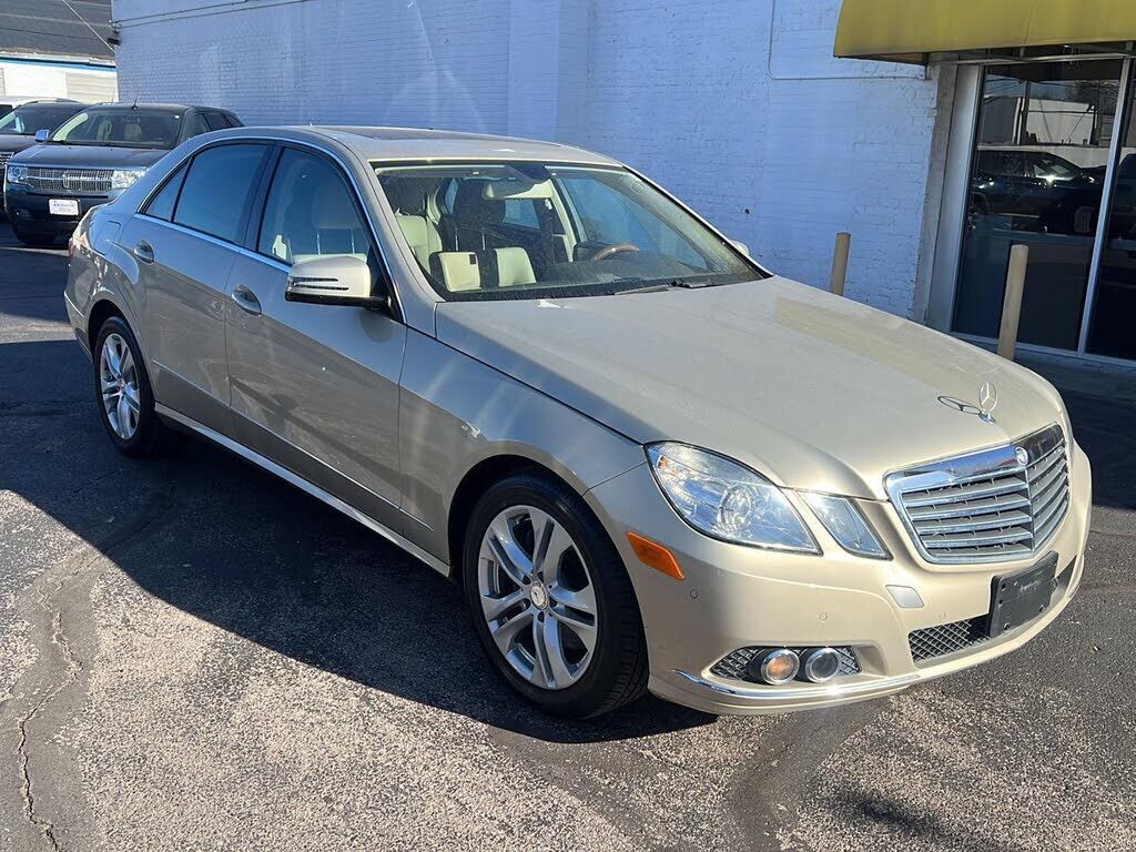 2011 MERCEDES-BENZ E-Class