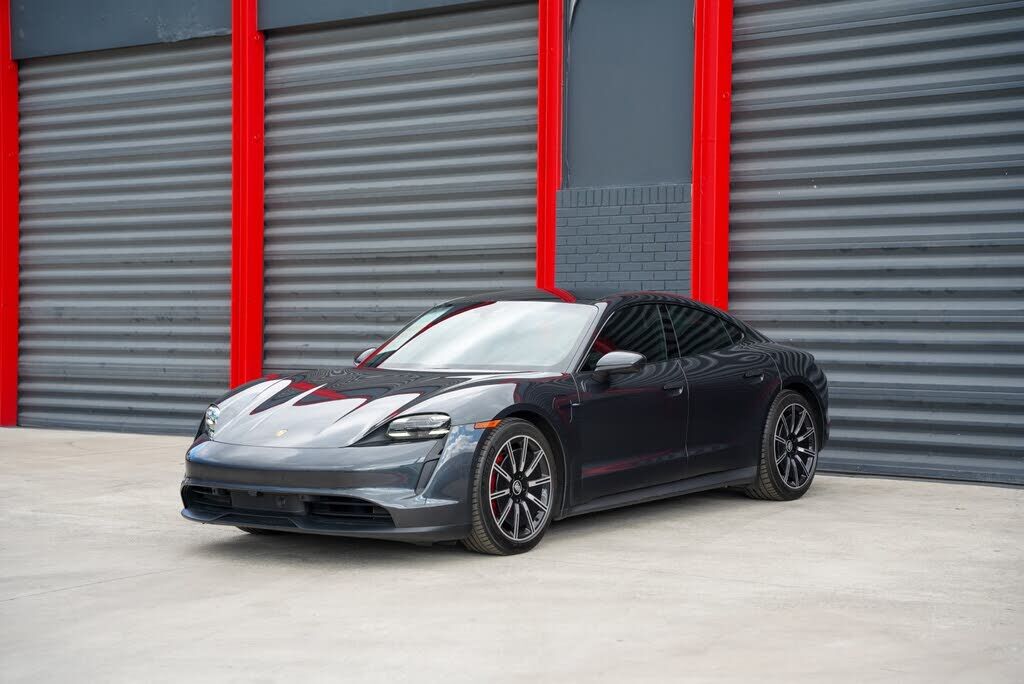 2020 PORSCHE Taycan