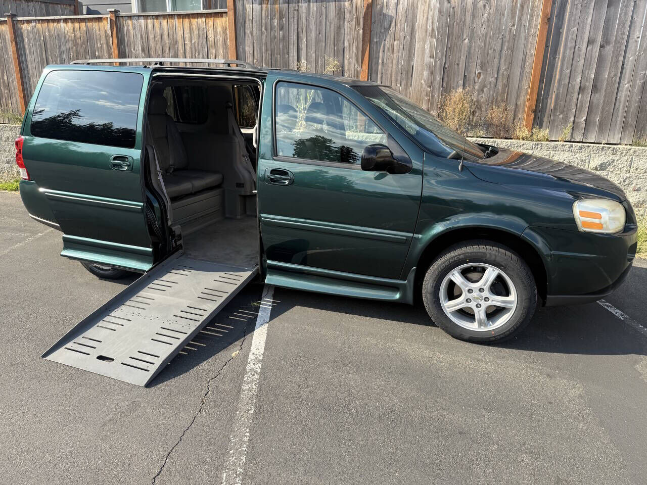 2005 CHEVROLET Uplander