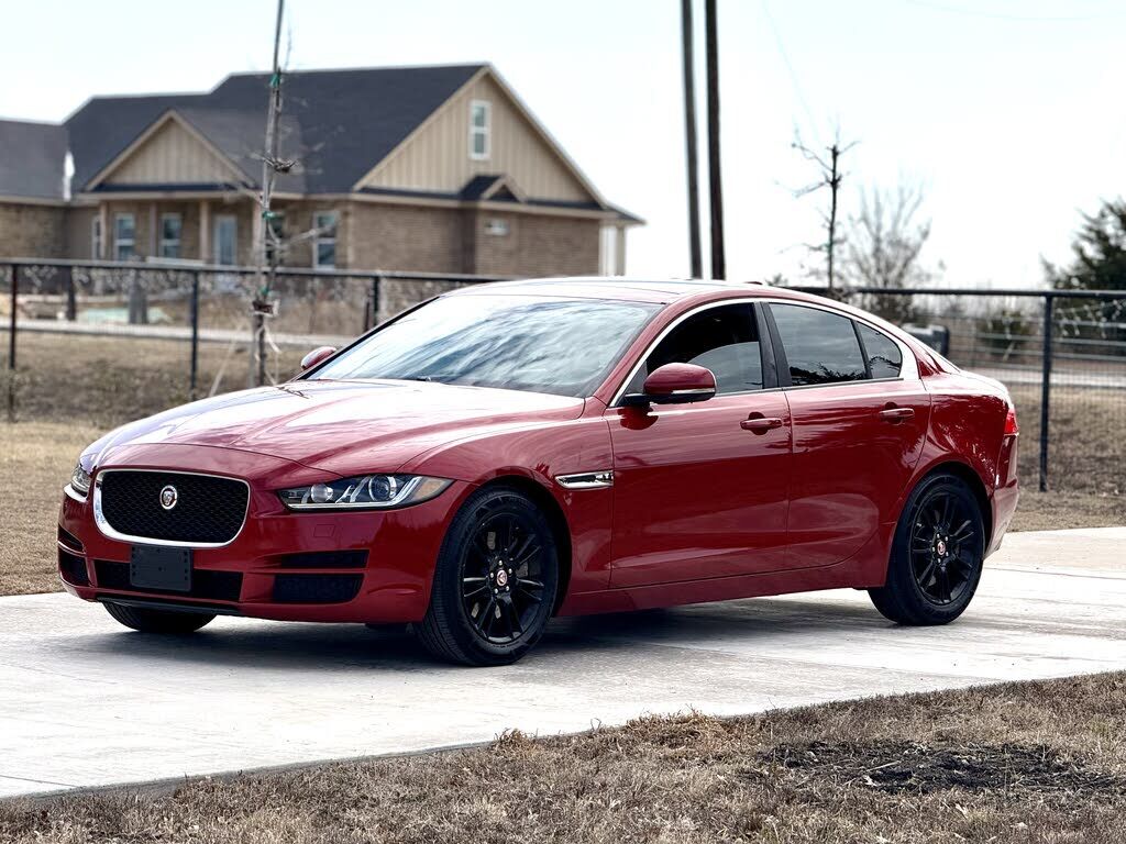 2017 JAGUAR XE
