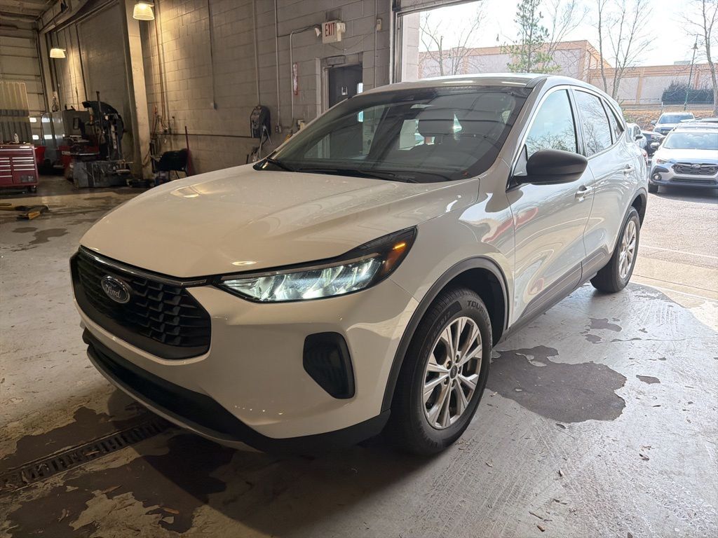 2024 FORD Escape