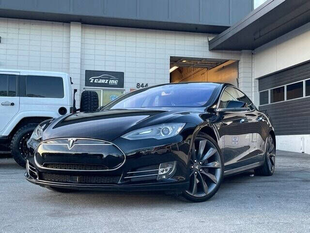 2015 TESLA Model S