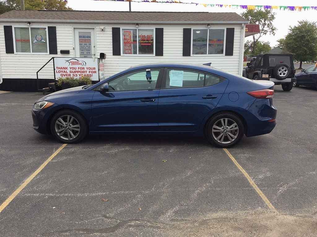 2017 HYUNDAI Elantra